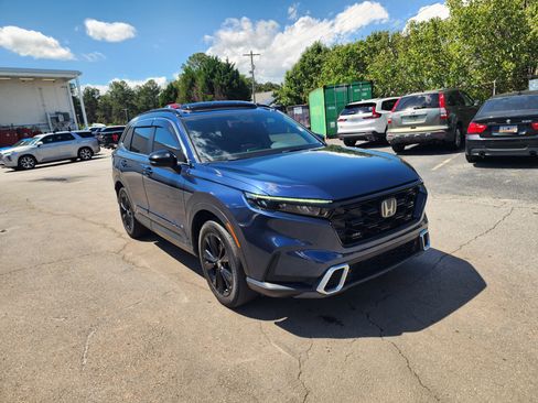 Used 2023 Honda CR-V Sport Touring image 2