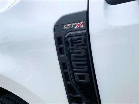 Used 2025 Ford F250 XL w/ STX Appearance Package AWD/4WD image 4