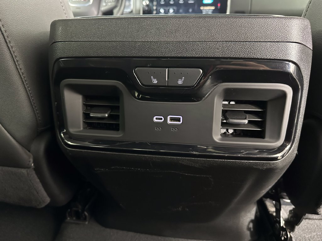 Used 2024 GMC Sierra 1500 AT4 w/ Technology Package AWD/4WD image 27