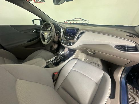 Used 2025 Chevrolet Malibu LT FWD image 21