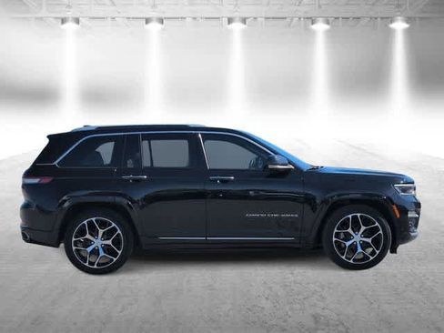 Used 2022 Jeep Grand Cherokee Summit AWD/4WD image 9