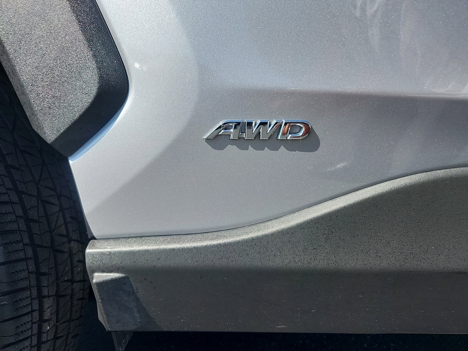 Used 2025 Toyota RAV4 XLE w/ Convenience Package AWD/4WD image 11