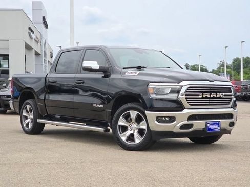 Used 2023 RAM 1500 Laramie AWD/4WD image 2