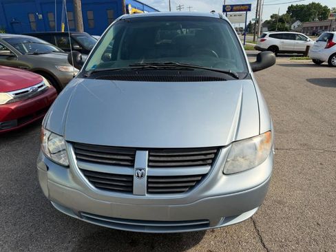 Used 2006 Dodge Grand Caravan SE w/ Popular Equipment Group I FWD image 2