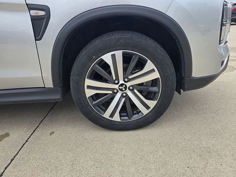 Used 2025 Mitsubishi Outlander Sport ES image 9
