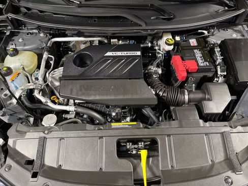 Used 2025 Nissan Rogue SV AWD/4WD image 9