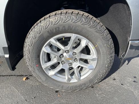 New 2026 Chevrolet Silverado 1500 LT w/ Z71 Off-Road Package image 9