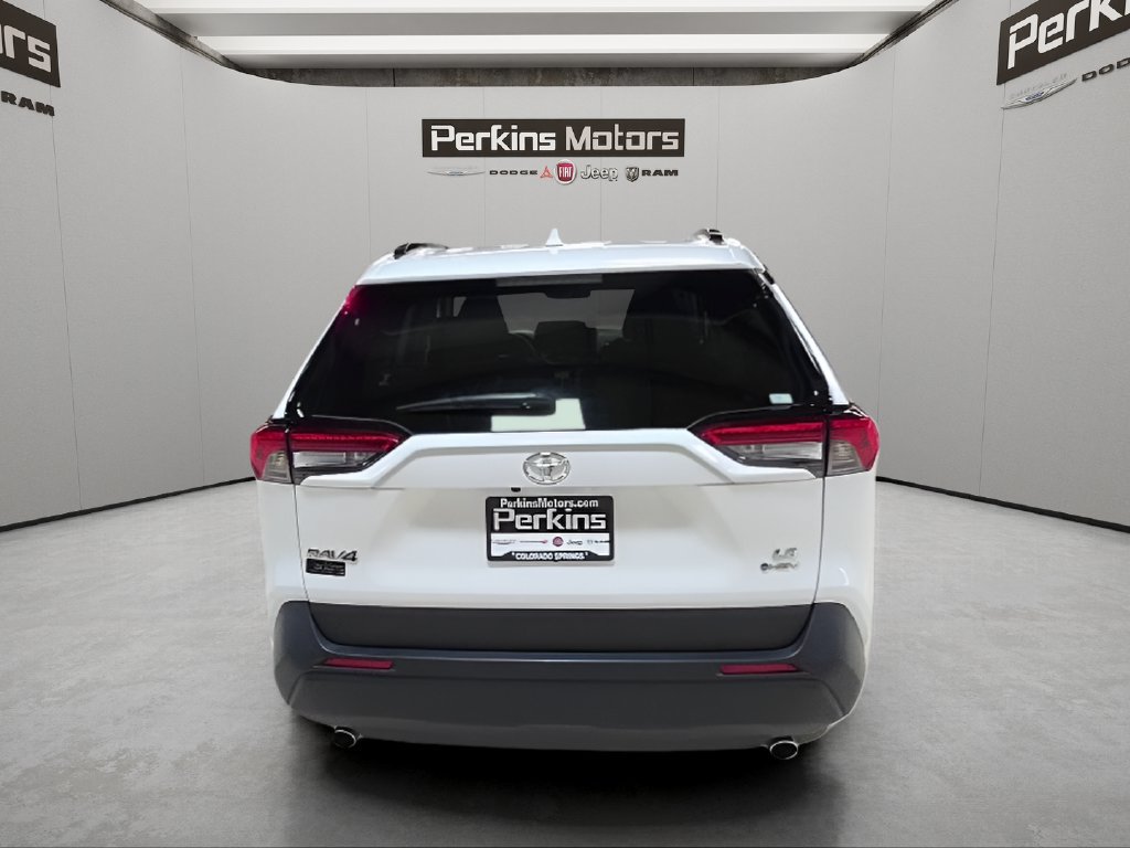 Used 2025 Toyota RAV4 LE AWD/4WD image 4