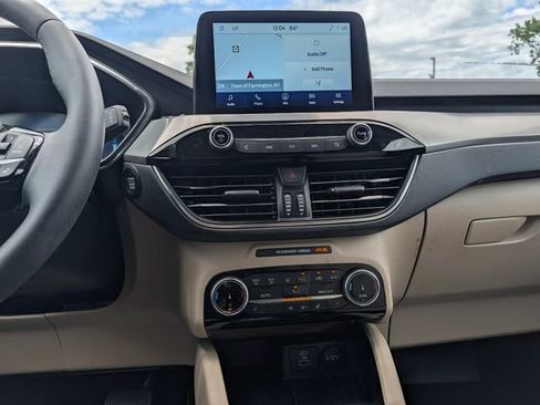 Used 2022 Ford Escape Titanium AWD/4WD image 18