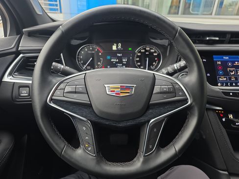 Used 2025 Cadillac XT5 Premium Luxury image 19