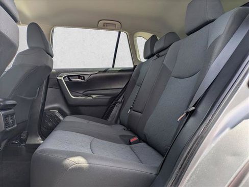 Used 2025 Toyota RAV4 XLE AWD/4WD image 18