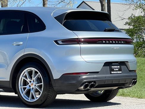 Certified 2024 Porsche Cayenne image 9