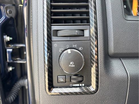 Used 2012 RAM 1500 Sport image 29