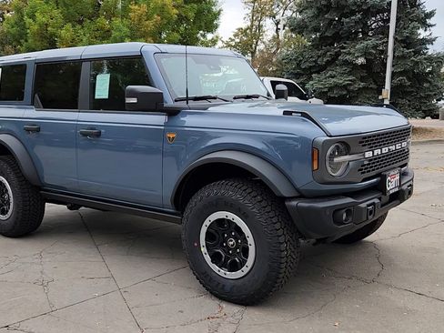 New 2025 Ford Bronco Badlands image 12