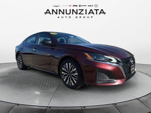 Certified 2024 Nissan Altima 2.5 SV image 7