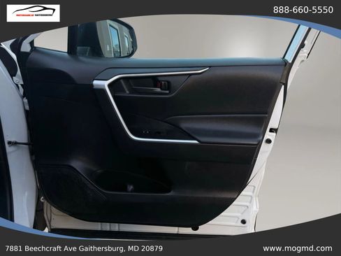 Used 2021 Toyota RAV4 LE image 23