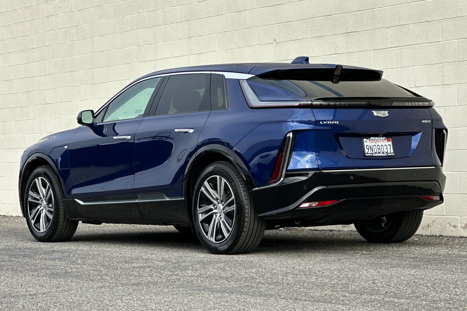 Certified 2024 Cadillac Lyriq Luxury RWD image 6