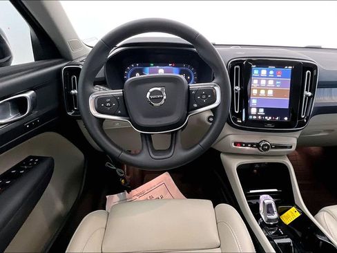 Used 2023 Volvo XC40 B5 Plus w/ Protection Package Premier image 8