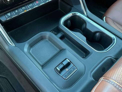 Used 2024 GMC Sierra 2500 Denali Ultimate image 33