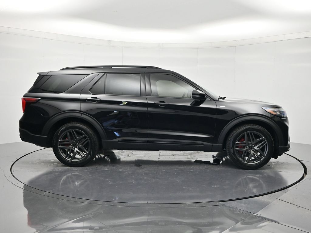 New 2026 Ford Explorer ST-Line w/ ST-Line Street Pack RWD image 4