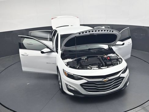 Used 2020 Chevrolet Malibu LT FWD image 40