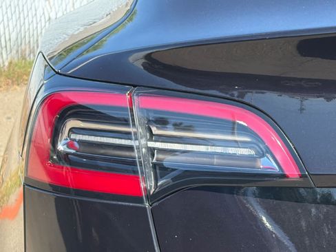 Used 2018 Tesla Model 3 AWD/4WD image 22