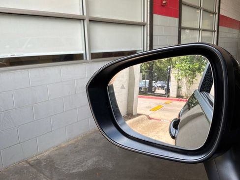 Used 2025 Nissan Rogue SV FWD image 19
