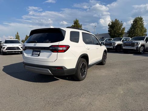 Used 2025 Honda Pilot EX-L image 7