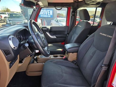 Used 2016 Jeep Wrangler Unlimited Rubicon w/ Connectivity Group image 9