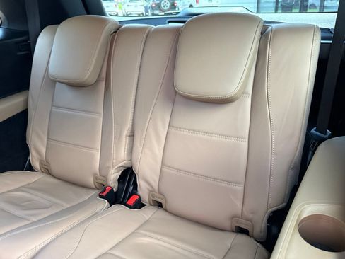 Used 2025 Mercedes-Benz GLS 580 4MATIC image 41