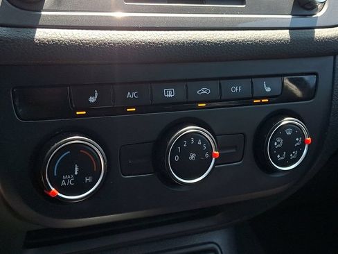 Used 2015 Volkswagen Tiguan SE AWD/4WD image 16