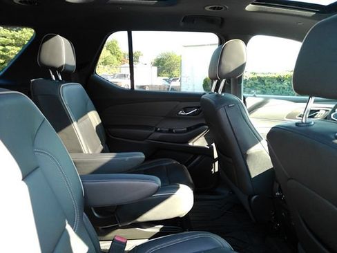 Used 2023 Chevrolet Traverse Premier w/ Redline Edition AWD/4WD image 19