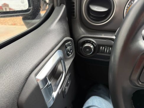 Used 2022 Jeep Wrangler Sport AWD/4WD image 24