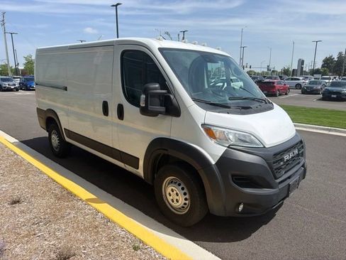 Used 2025 RAM ProMaster 2500 w/ Convenience Group FWD image 10