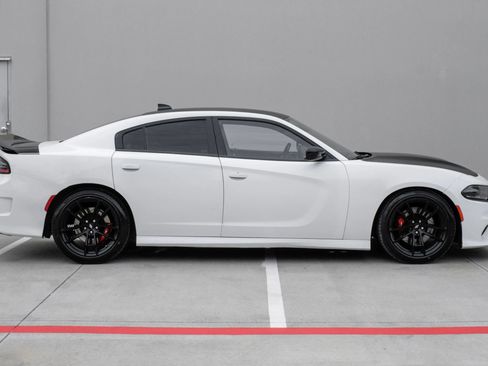 Used 2019 Dodge Charger Scat Pack w/ Daytona Edition Group RWD image 3