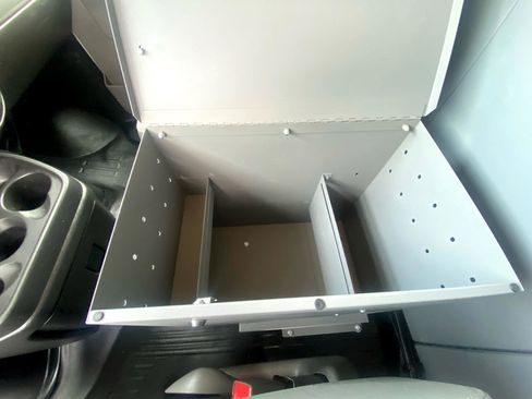 Used 2022 Chevrolet Express 3500 RWD 3500 135 w/ Driver Convenience Package image 37