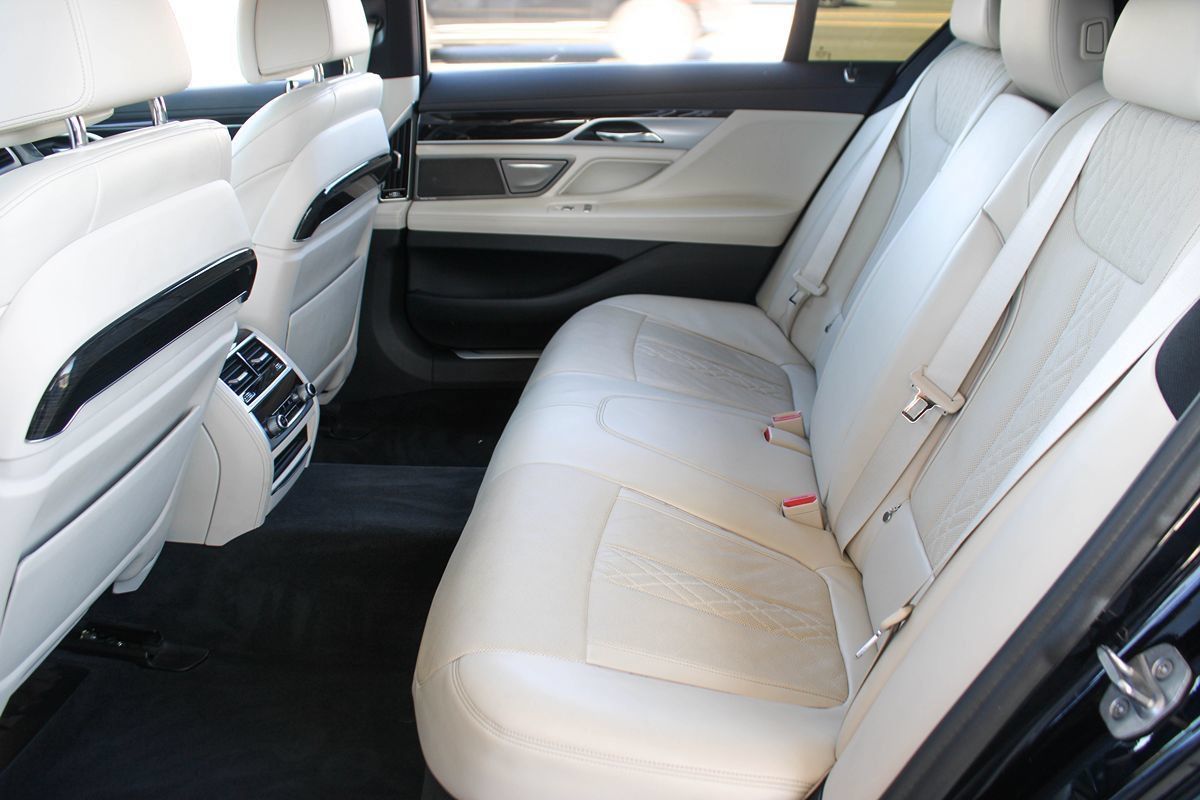 Used 2019 BMW 750i RWD image 18