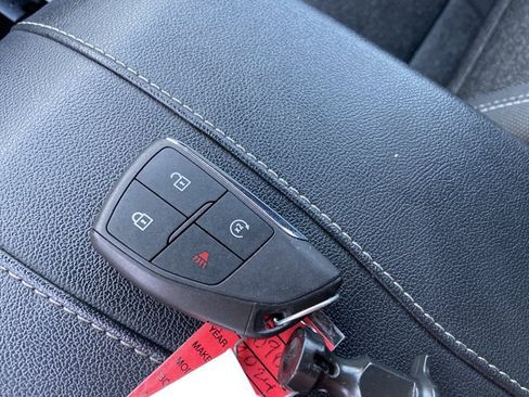 Used 2024 Chevrolet Traverse LT FWD image 42