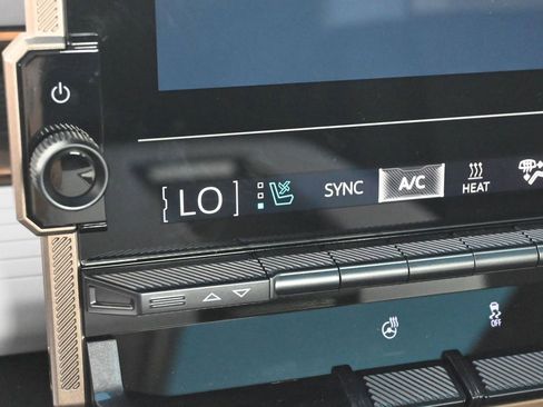 New 2025 GMC Hummer EV 2X image 28