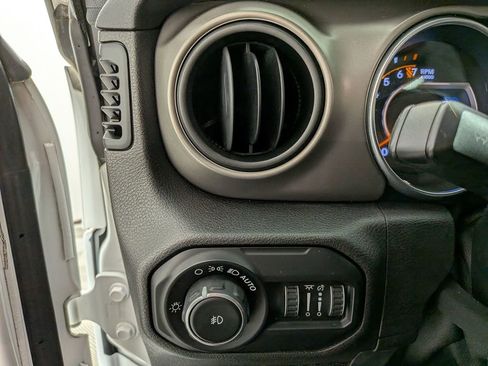 Used 2019 Jeep Wrangler Unlimited Sport S image 12