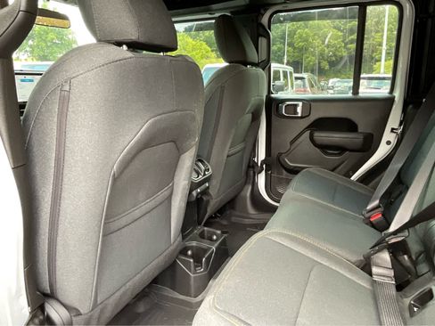 Used 2025 Jeep Gladiator Sport AWD/4WD image 25