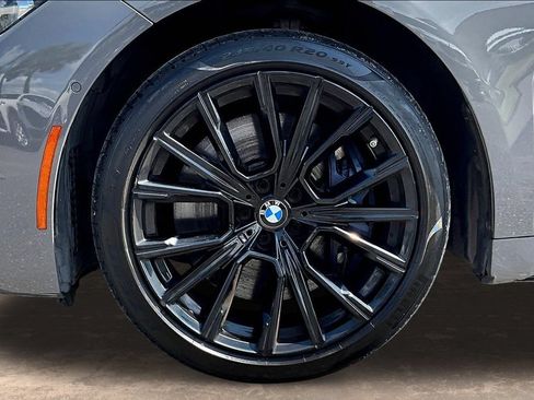 Used 2020 BMW 740i w/ M Sport Package RWD image 34