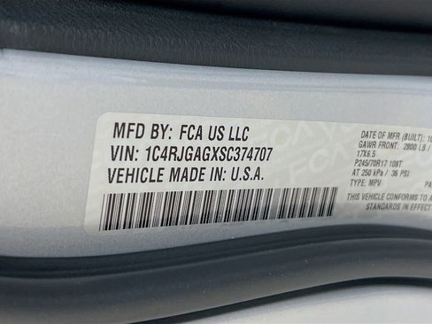 New 2025 Jeep Grand Cherokee Laredo image 19