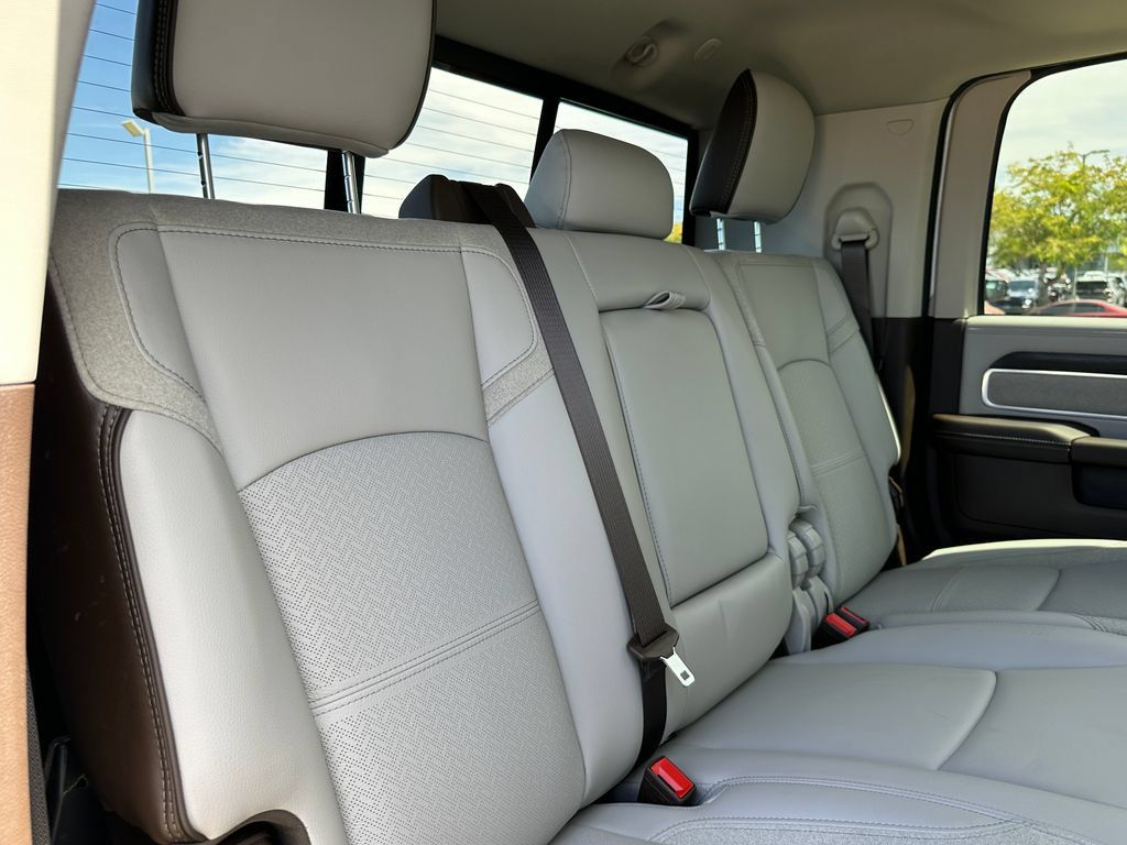 New 2026 RAM 2500 Laramie AWD/4WD image 19