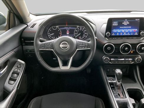 Used 2025 Nissan Sentra SR FWD image 5
