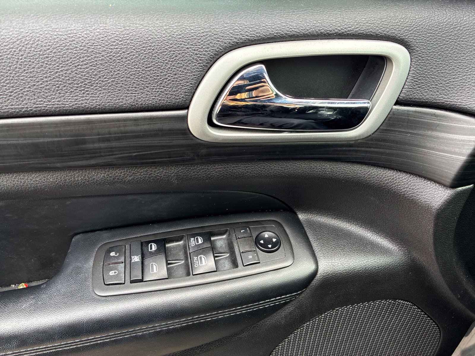 Used 2021 Jeep Grand Cherokee Laredo X AWD/4WD image 22