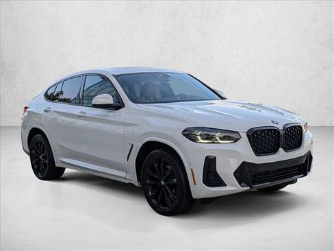 Used 2024 BMW X4 xDrive30i w/ M Sport Package AWD/4WD image 3