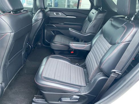 Used 2025 Ford Explorer ST-Line image 23