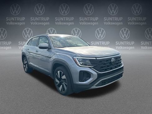 Used 2025 Volkswagen Atlas Cross Sport SE FWD image 37