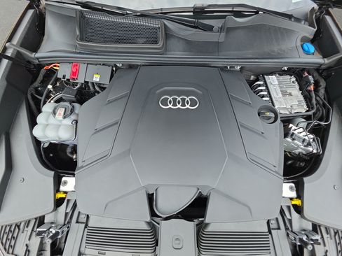 Used 2024 Audi Q8 Premium Plus AWD/4WD image 31